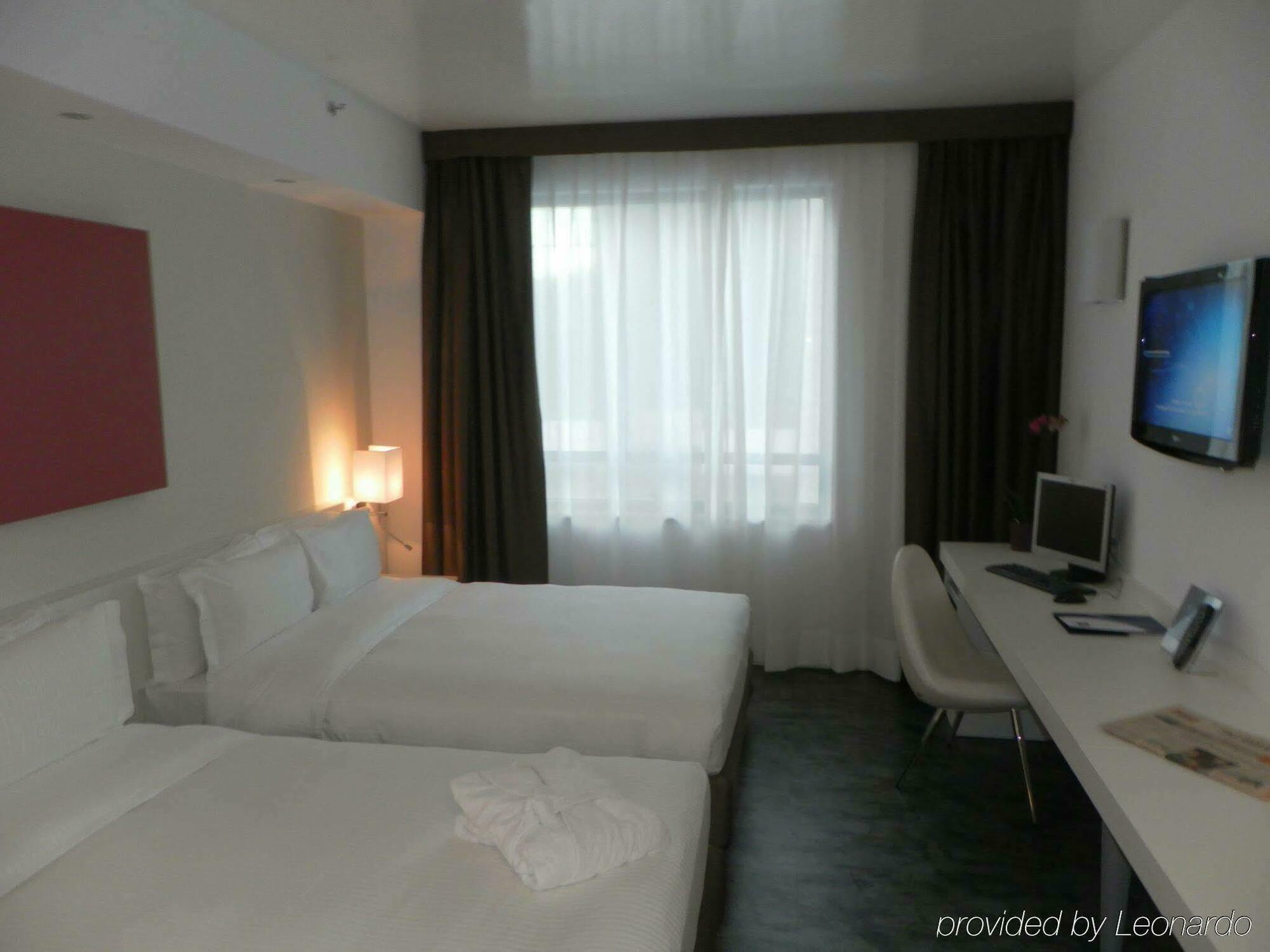 Ih Lorenteggio Hotel